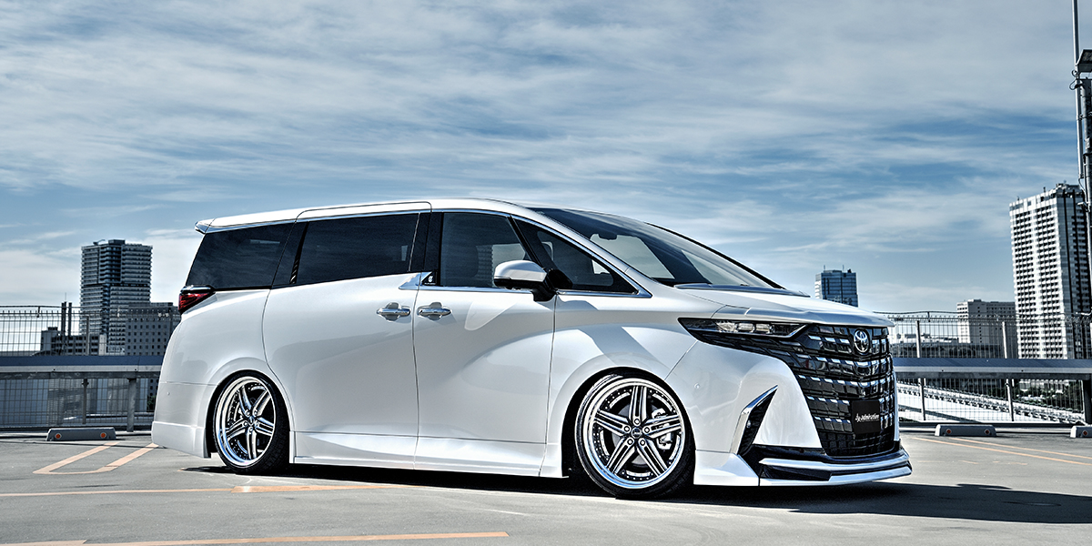 Отличается альфард. Toyota Alphard 2023. Тойота альфард 2023 новый. Toyota Alphard Vellfire. Тойота Alphard Modellista.